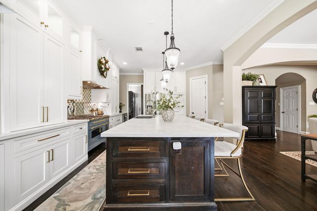 18 Waters Lake Boulevard, Missouri City, TX 77459