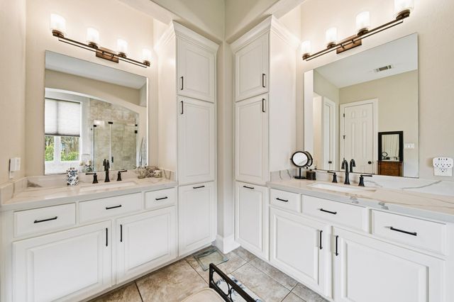 18 Waters Lake Boulevard, Missouri City, TX 77459