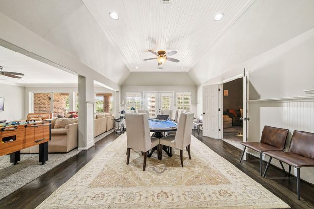 18 Waters Lake Boulevard, Missouri City, TX 77459