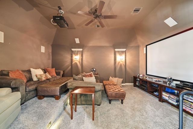 18 Waters Lake Boulevard, Missouri City, TX 77459