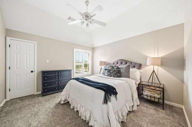 18 Waters Lake Boulevard, Missouri City, TX 77459