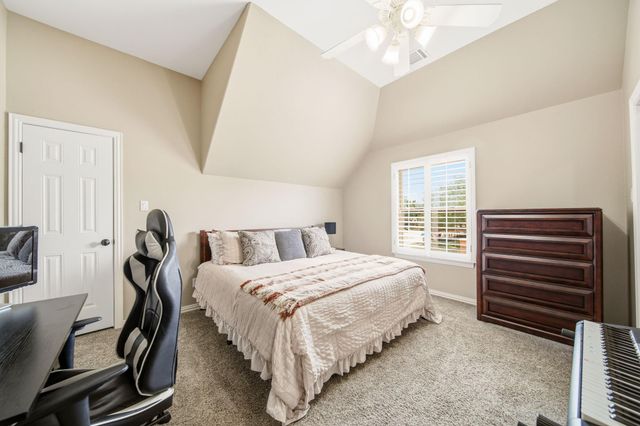 18 Waters Lake Boulevard, Missouri City, TX 77459