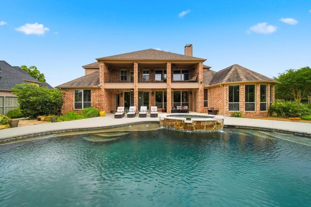 18 Waters Lake Boulevard, Missouri City, TX 77459