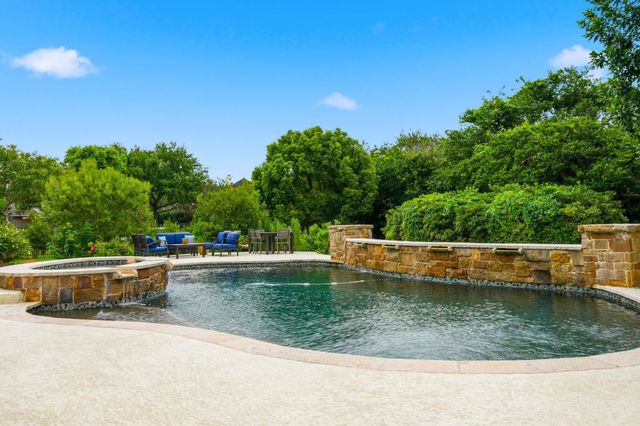 18 Waters Lake Boulevard, Missouri City, TX 77459