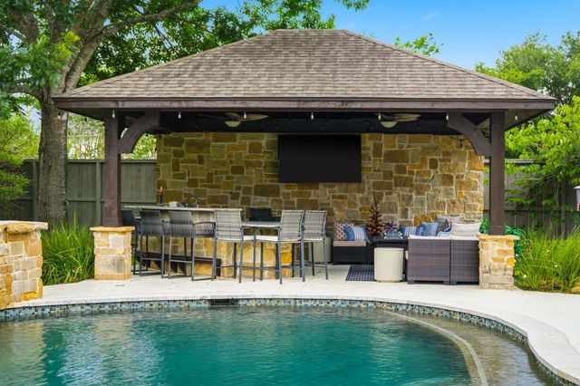 18 Waters Lake Boulevard, Missouri City, TX 77459