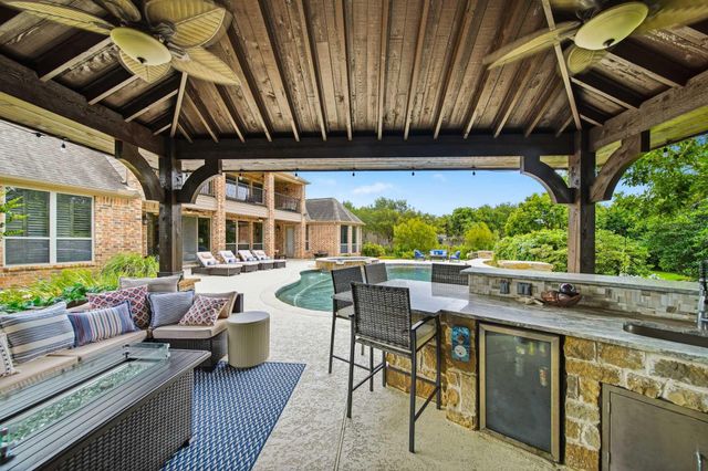 18 Waters Lake Boulevard, Missouri City, TX 77459