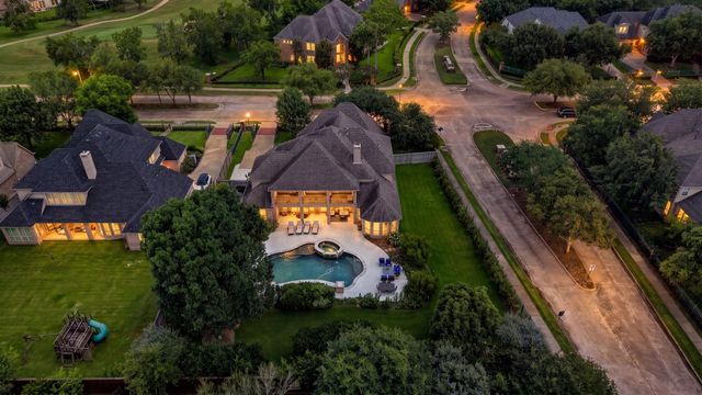 18 Waters Lake Boulevard, Missouri City, TX 77459