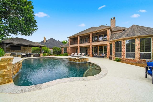 18 Waters Lake Boulevard, Missouri City, TX 77459