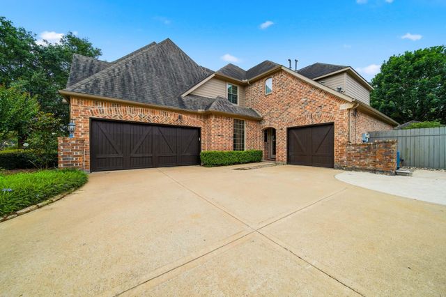 18 Waters Lake Boulevard, Missouri City, TX 77459
