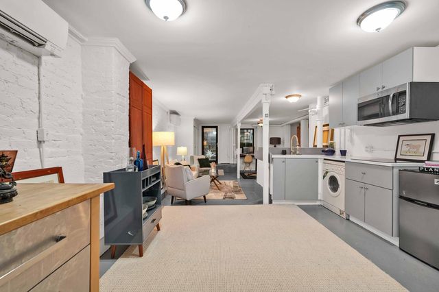 21 Bleecker St Apt Gw, New York City, NY 10012