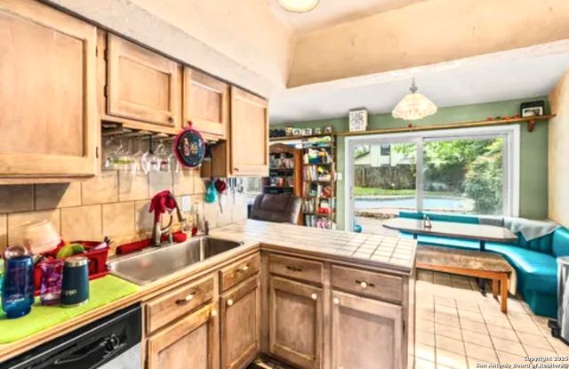 8206 Evert, San Antonio, TX 78240