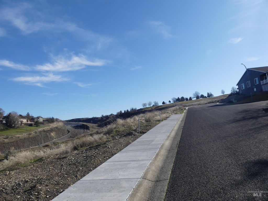 2987 Knollcrest Dr, Lewiston, ID 83501 photo 9