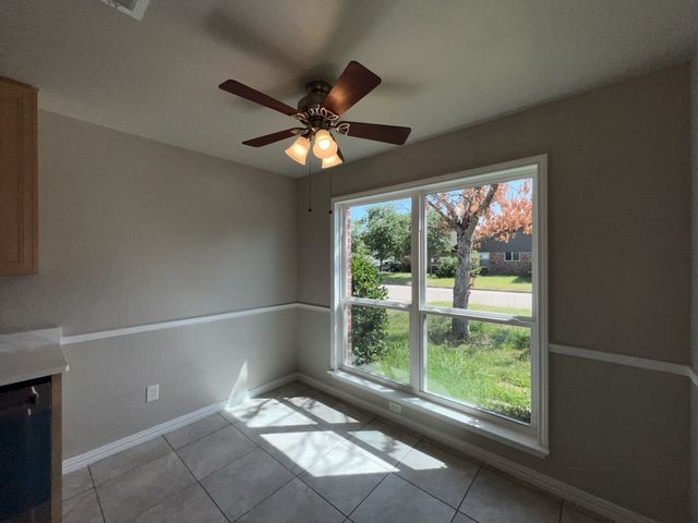 5728 Shady Springs Trail, Fort Worth, TX 76179