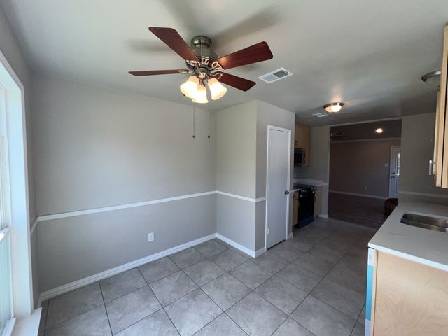 5728 Shady Springs Trail, Fort Worth, TX 76179