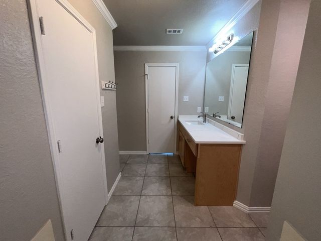5728 Shady Springs Trail, Fort Worth, TX 76179