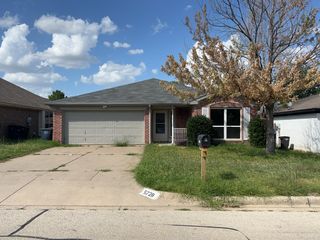 5728 Shady Springs Trail, Fort Worth, TX 76179