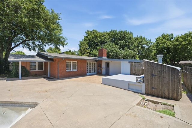 811 Myrtle Drive, Edmond, OK 73034