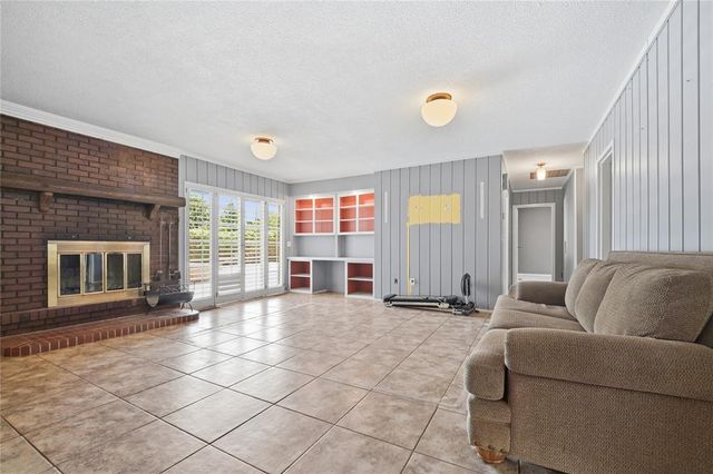 811 Myrtle Drive, Edmond, OK 73034