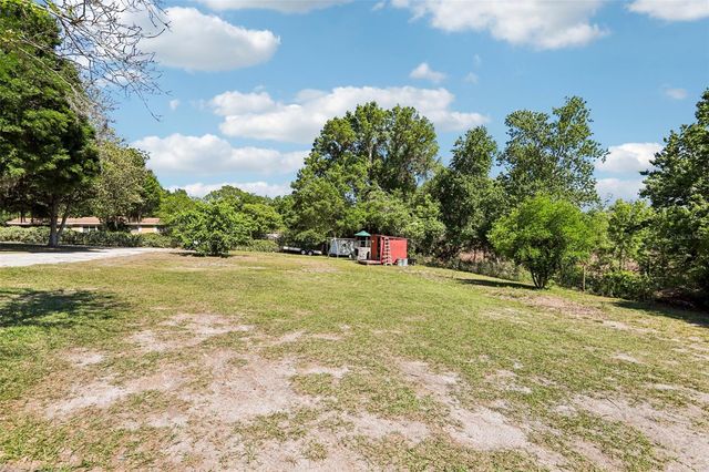 8904 CLAYTON LANE, Lakeland, FL 33809