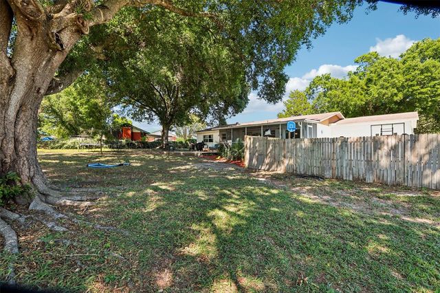 8904 CLAYTON LANE, Lakeland, FL 33809