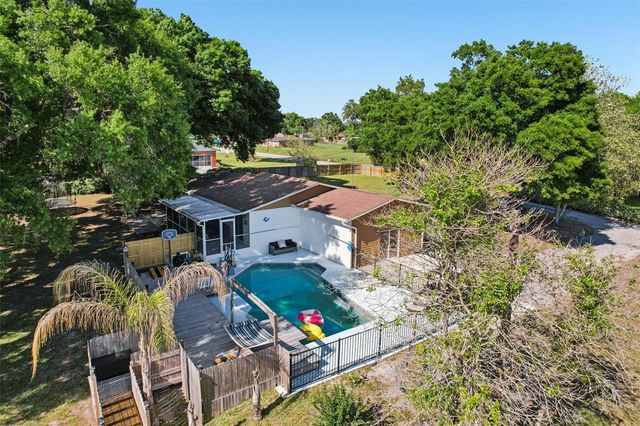 8904 CLAYTON LANE, Lakeland, FL 33809