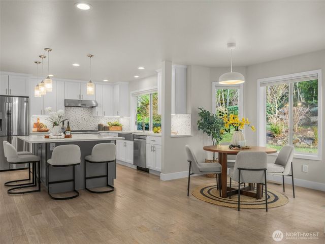 9512 213th Avenue NE, Redmond, WA 98053