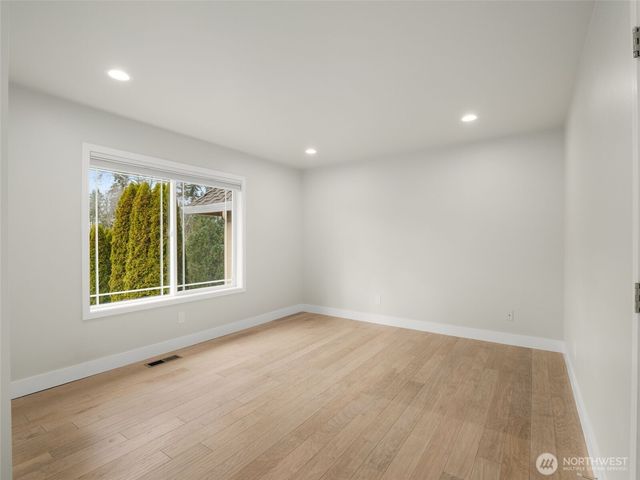 9512 213th Avenue NE, Redmond, WA 98053