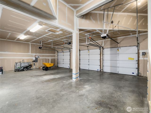 9512 213th Avenue NE, Redmond, WA 98053