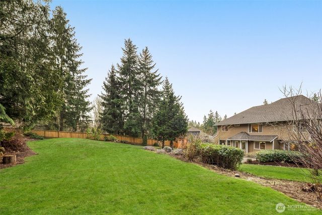 9512 213th Avenue NE, Redmond, WA 98053