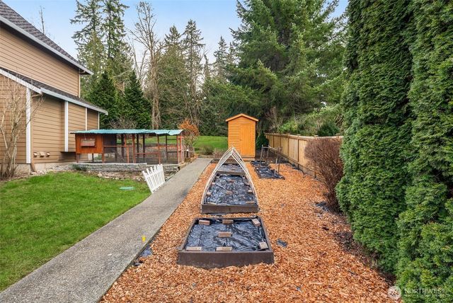 9512 213th Avenue NE, Redmond, WA 98053