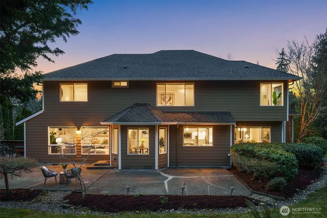 9512 213th Avenue NE, Redmond, WA 98053