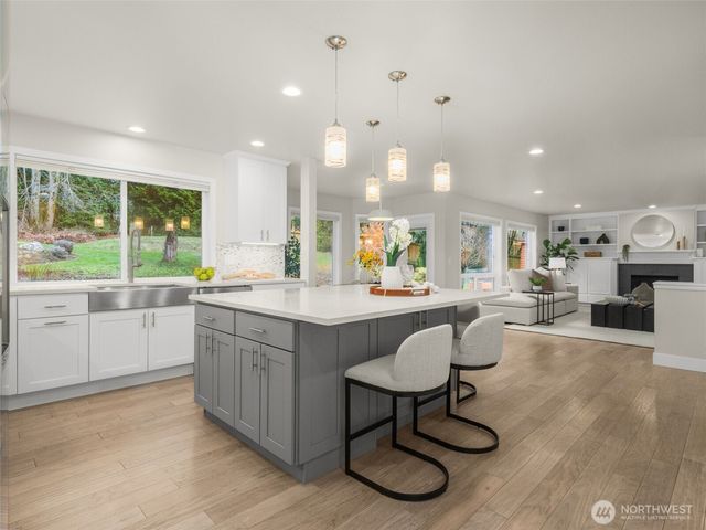 9512 213th Avenue NE, Redmond, WA 98053