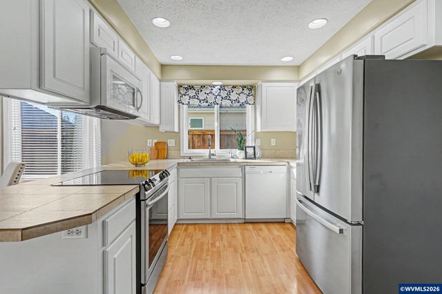 754 Pinehurst Av NE, Keizer, OR 97303