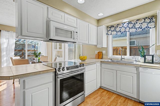 754 Pinehurst Av NE, Keizer, OR 97303