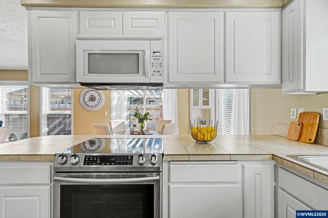 754 Pinehurst Av NE, Keizer, OR 97303