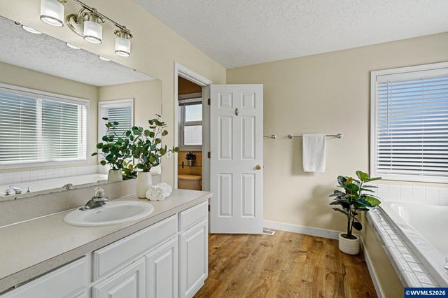 754 Pinehurst Av NE, Keizer, OR 97303