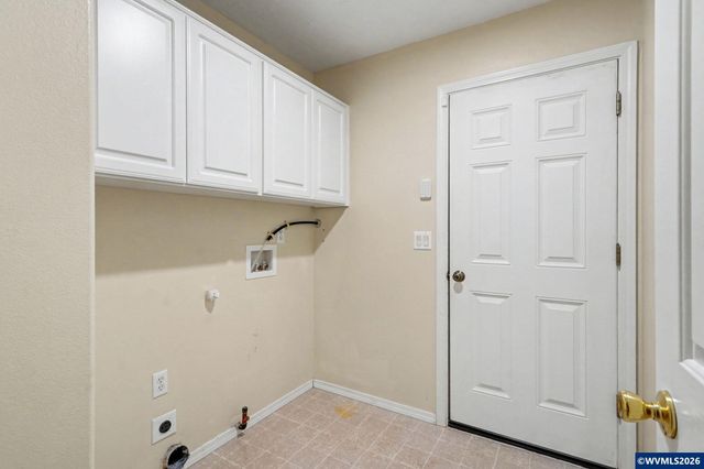 754 Pinehurst Av NE, Keizer, OR 97303