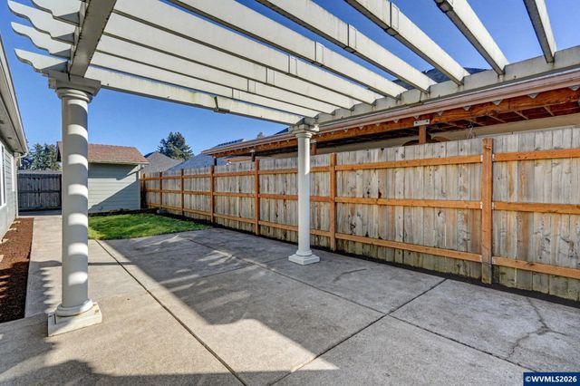 754 Pinehurst Av NE, Keizer, OR 97303