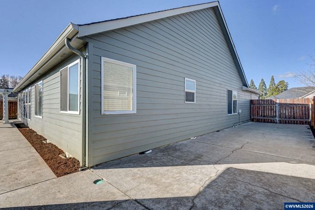 754 Pinehurst Av NE, Keizer, OR 97303
