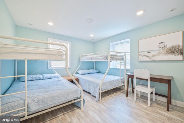 18 PINEWOOD RD, Cape May, NJ 08204