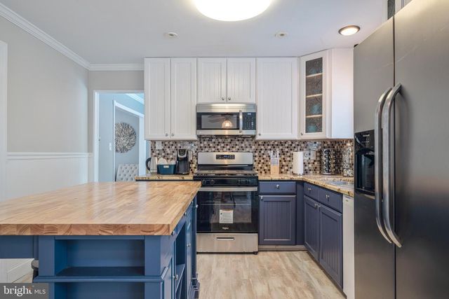 18 PINEWOOD RD, Cape May, NJ 08204