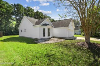 690 Oak Branches Close SE, Leland, NC 28451