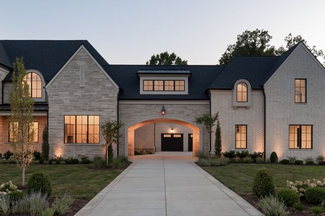 8079 Mountaintop Dr, College Grove, TN 37046