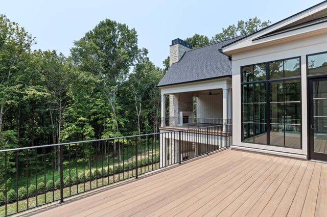 8079 Mountaintop Dr, College Grove, TN 37046