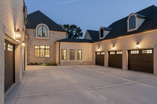 8079 Mountaintop Dr, College Grove, TN 37046