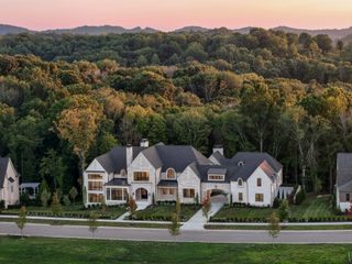 8079 Mountaintop Dr, College Grove, TN 37046