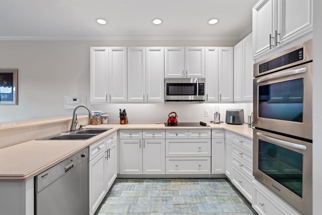 5833 N Ocean Boulevard D2, Ocean Ridge, FL 33435