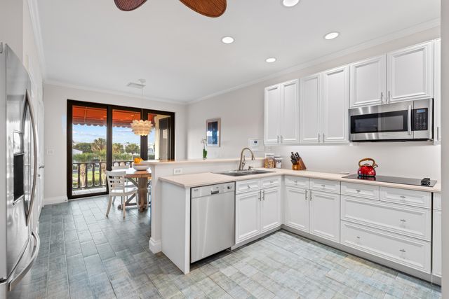 5833 N Ocean Boulevard D2, Ocean Ridge, FL 33435