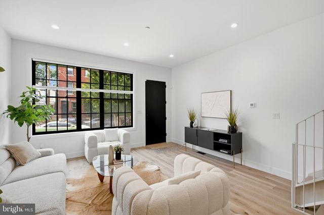 1115 E PALMER ST, Philadelphia, PA 19125