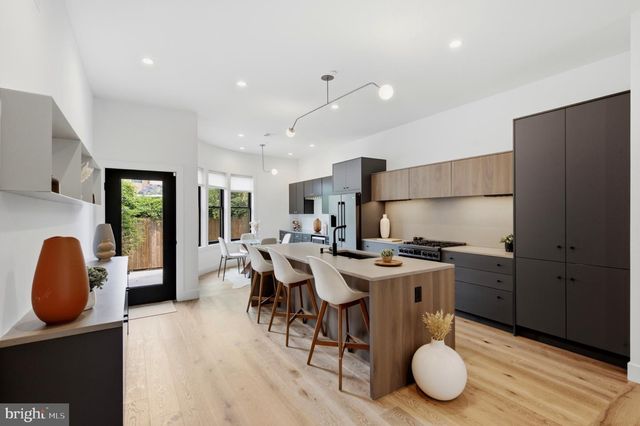 1115 E PALMER ST, Philadelphia, PA 19125